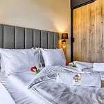 Zloty Horyzont Vip - Glowny Budynek - Z Basenem, Silownia, Grota Solna, Bawialnia I Restauracja By Royal Aparts Lejlighed Szklarska Poręba