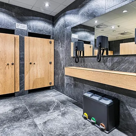 Apartmán Zloty Horyzont Vip - Glowny Budynek - Z Basenem, Silownia, Grota Solna, Bawialnia I Restauracja By Royal Aparts