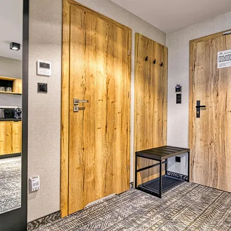 Apartment Zloty Horyzont Vip - Glowny Budynek - Z Basenem, Silownia, Grota Solna, Bawialnia I Restauracja By Royal Aparts *