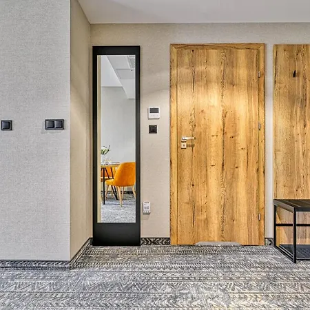 Zloty Horyzont Vip - Glowny Budynek - Z Basenem, Silownia, Grota Solna, Bawialnia I Restauracja By Royal Aparts Apartment