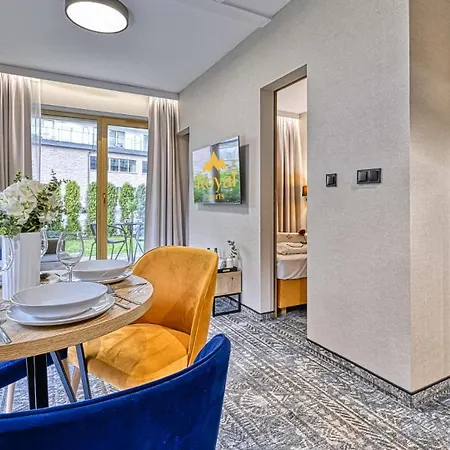 Zloty Horyzont Vip Z Basenem, Silownia, Grota Solna, Bawialnia I Restauracja By Royal Aparts