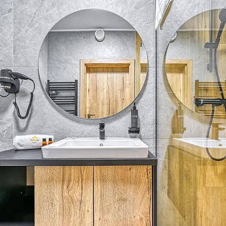 Zloty Horyzont Vip - Glowny Budynek - Z Basenem, Silownia, Grota Solna, Bawialnia I Restauracja By Royal Aparts * Szklarska Poreba