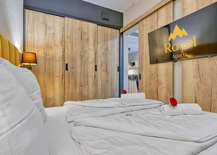 Appartement Zloty Horyzont Vip - Glowny Budynek - Z Basenem, Silownia, Grota Solna, Bawialnia I Restauracja By Royal Aparts Szklarska Poreba