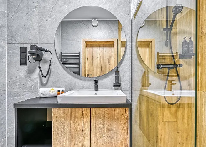 Zloty Horyzont Vip - Glowny Budynek - Z Basenem, Silownia, Grota Solna, Bawialnia I Restauracja By Royal Aparts * Szklarska Poreba