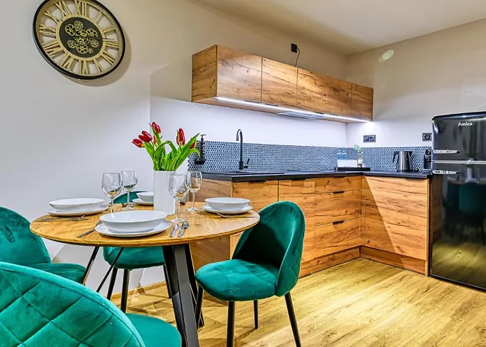 Appartement Zloty Horyzont Vip - Glowny Budynek - Z Basenem, Silownia, Grota Solna, Bawialnia I Restauracja By Royal Aparts *