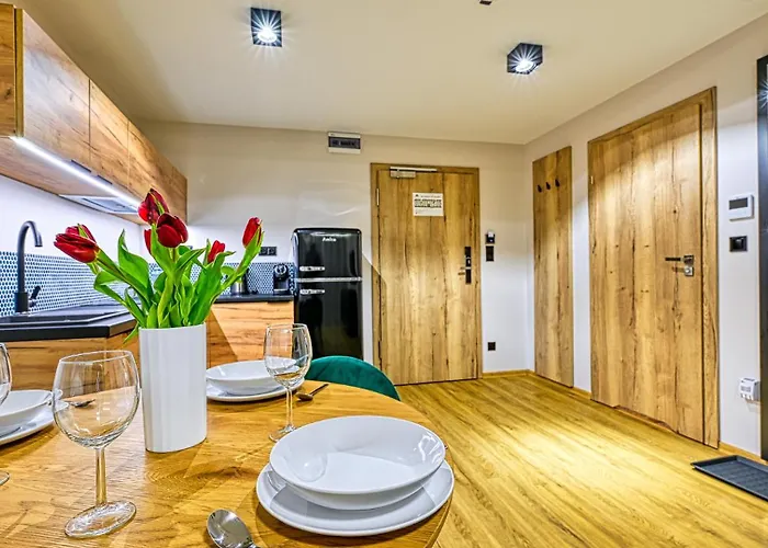 Appartement Zloty Horyzont Vip - Glowny Budynek - Z Basenem, Silownia, Grota Solna, Bawialnia I Restauracja By Royal Aparts *