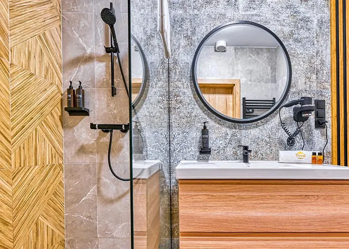 Appartement Zloty Horyzont Vip - Glowny Budynek - Z Basenem, Silownia, Grota Solna, Bawialnia I Restauracja By Royal Aparts *