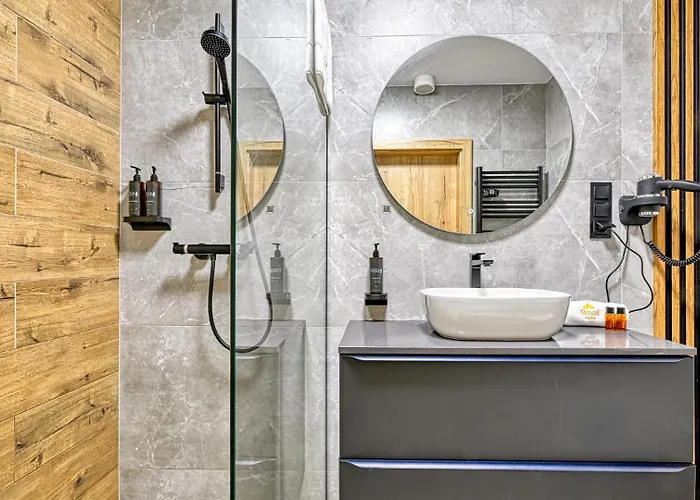 Zloty Horyzont Vip - Glowny Budynek - Z Basenem, Silownia, Grota Solna, Bawialnia I Restauracja By Royal Aparts Appartement Szklarska Poreba